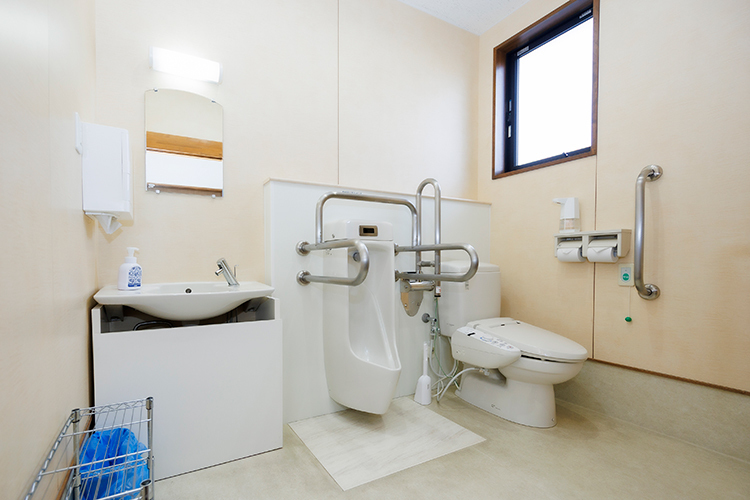 ねこざわクリニック 岡崎市 どんな患者でも使いやすいよう配慮されたトイレ