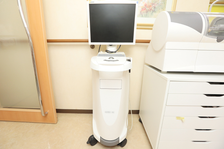 とみぐち歯科 茨木市 より精度の高い検査、治療を行うため機器も備える
