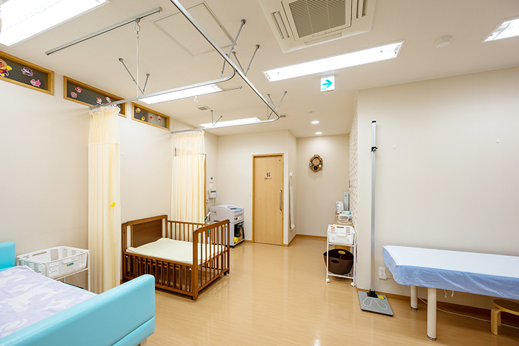 ごんどう小児科クリニック 福岡市東区 さまざまな処置を行う処置室で、スタッフも丁寧に対応してくれる