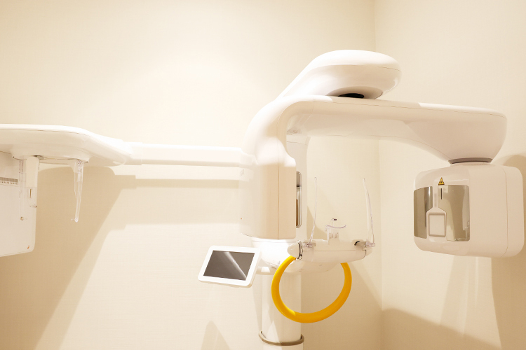 とねり歯科・矯正歯科 足立区 歯科用CTも完備され精密な診断に役立てている
