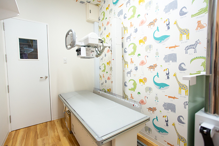 たけうちファミリークリニック 相楽郡精華町 子どもも安心して検査を行えるよう工夫した内装