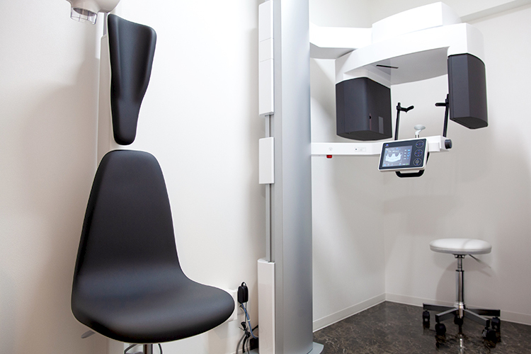 新宿駅前サイナス歯科・矯正歯科 新宿区 各種検査に対応しているため、幅広い治療が可能