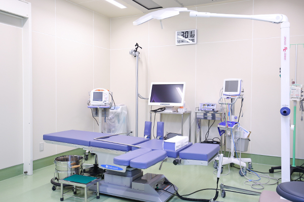 彩の森 草加クリニック 草加市 処置室やエックス線室も備え、院内で完結できるのもポイント