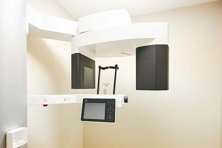 BE DENTAL CLINIC 横浜市青葉区 歯科用CTを使用し、高い専門性をもって治療に取り組む