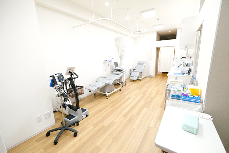 神宮前内科クリニック 名古屋市熱田区 さまざまな検査機器をそろえ、臨床検査技師も在籍している