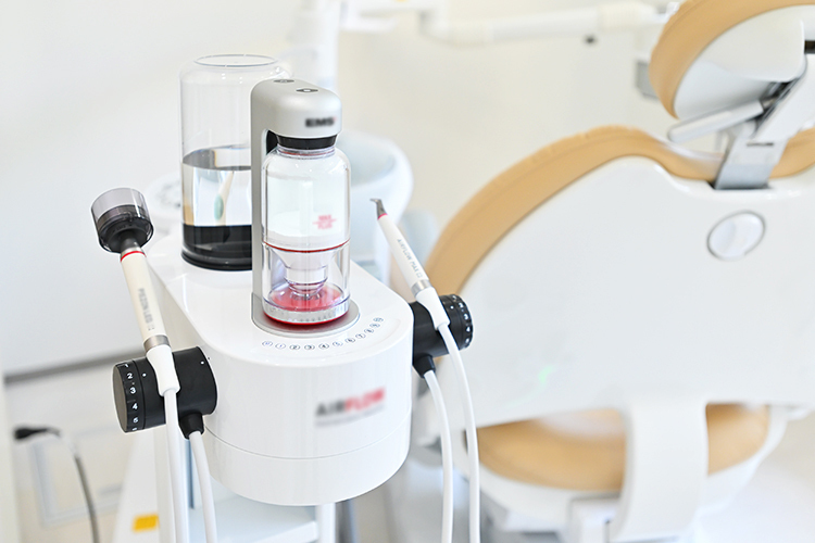 ミューズ矯正歯科 文京区 歯石や着色を少ない痛みと短時間で除去するためのエアフロー