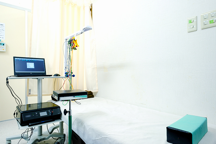 アイランド内科クリニック 新宿区 各種検査に対応できるよう機器をそろえている