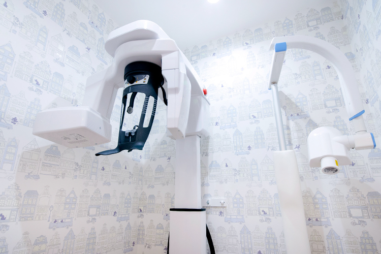 たまプラーザファミリー歯科 横浜市青葉区 CTをはじめ先端の設備を導入し、幅広い治療に応えている