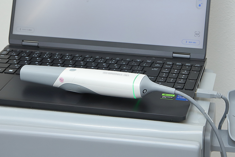 やのファミリー歯科クリニック 明石市 口腔内スキャナーなども使用し、より精密な治療の提供を心がける