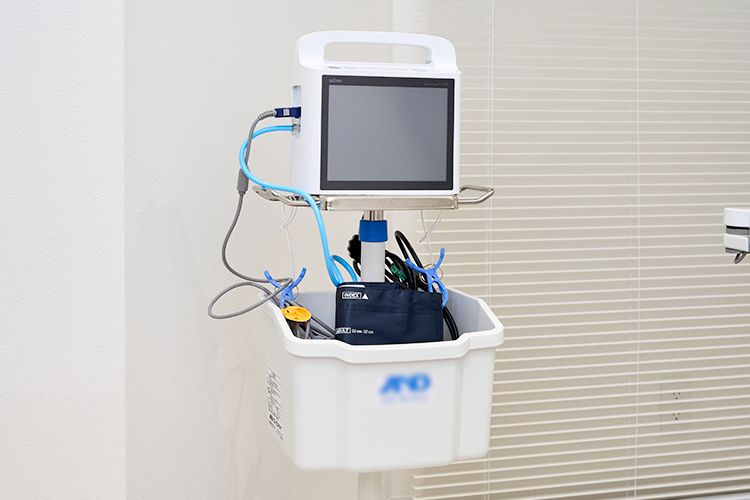 都立大学上田歯科 目黒区 外科処置に使用する生体情報モニター