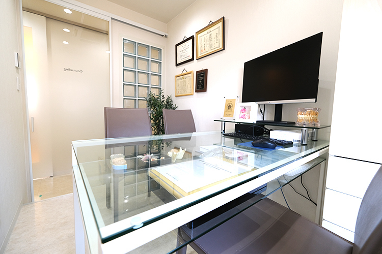 はらかわ歯科たまプラーザ 横浜市青葉区 丁寧なカウンセリングで一人ひとりの悩みに合わせたプランを提案