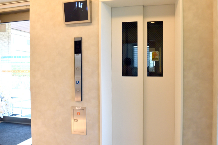 たんしょう内科腎臓内科皮膚科クリニック 奈良市 透析ルーム直結のエレベーターがあるのでプライバシーも充実