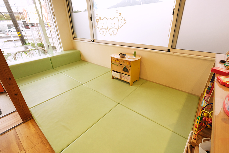 さん歯科こども・おとな歯科 糟屋郡新宮町 キッズスペースもあり、親子で安心して通うことができる