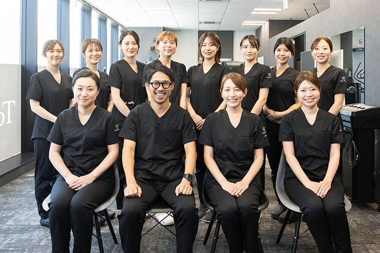 Tenjin Toya Clinic 福岡市中央区 痛み以外に肌の悩みも相談、受診が可能。ともに専門家による診療