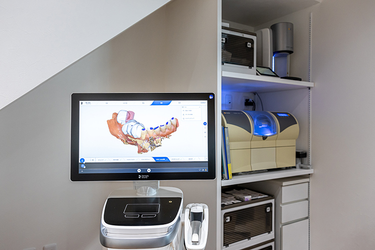 永田歯科クリニック 知多市 3Dスキャナー、CAD／CAMシステムと先進機器もそろえる