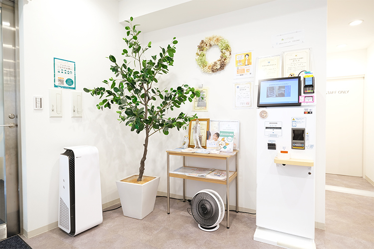 ふくろう内科・内視鏡クリニック新宿高田馬場 新宿区 自動精算機で待ち時間削減