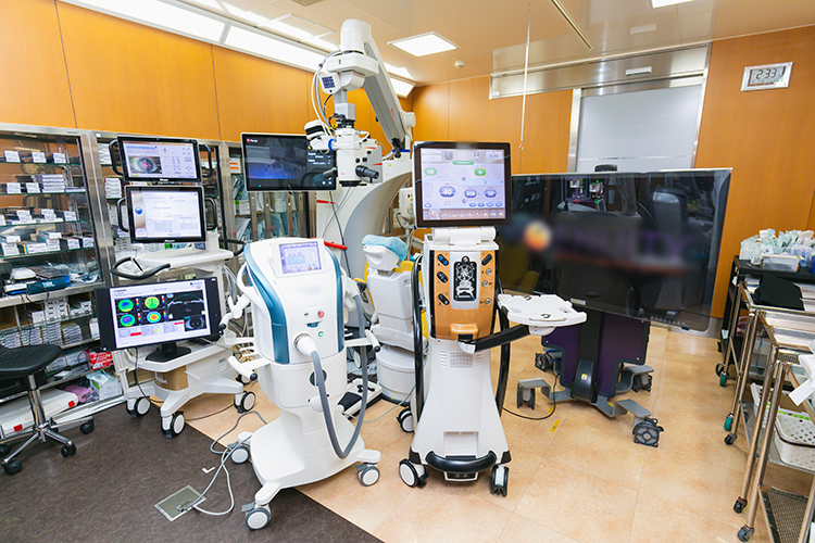 八王子友愛眼科 八王子市 先進の機器をそろえ、患者のニーズに応える