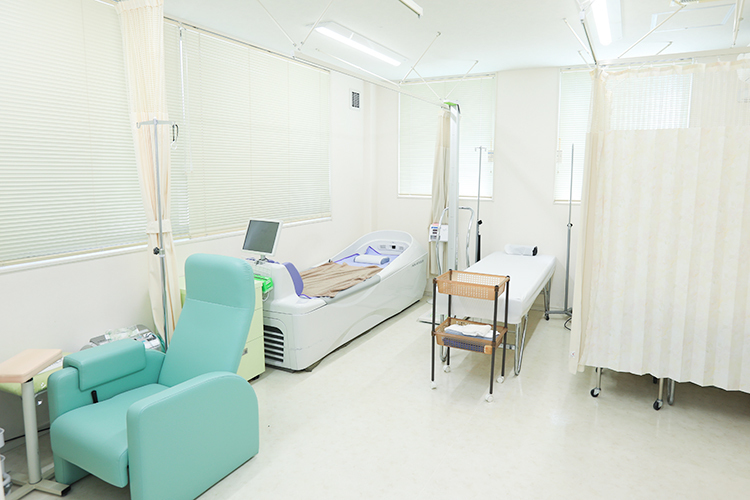 たけだクリニック 豊川市 複数の感染症を速やかに検査できる検査機器を導入している