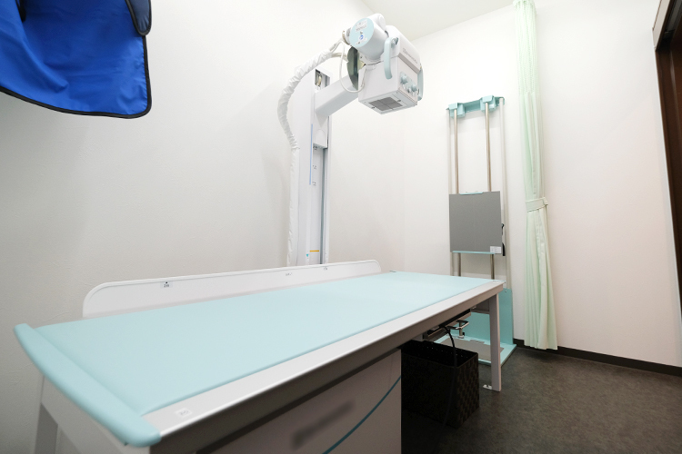 かわい泌尿器・腎臓内科クリニック みよし市 検査時にもスタッフが寄り添いながら対応している