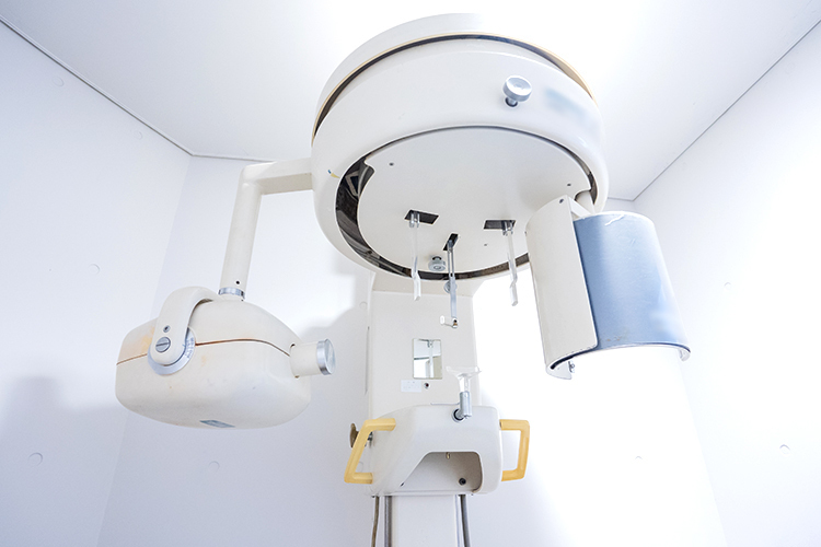 光葉歯科クリニック 鹿児島市 歯科用CTも完備され精密な診断に役立てている