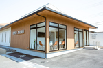 西村歯科 堺市南区 先生と話をすることを楽しみに来る患者も多い同院
