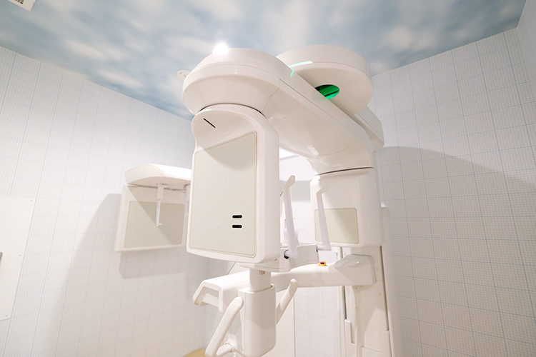 はやし歯科・矯正歯科 世田谷区 歯科用CTを使用し、高い専門性を持って治療に取り組む
