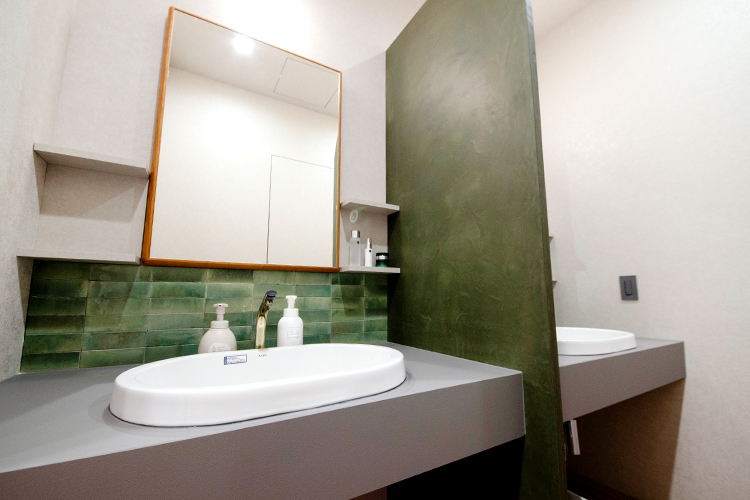 LIKKAスキンクリニック 品川区 仕切りを設置したパウダールーム