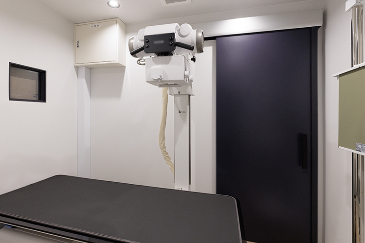 Akira International Clinic 港区 レントゲンをはじめ、各種検査機器が充実している