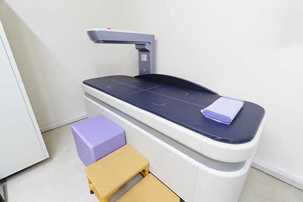 逆瀬川かとう整形外科 宝塚市 DEXA法を用いた骨密度検査に対応している