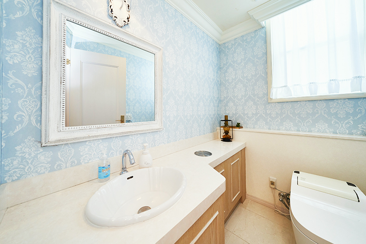 長津田おさまる歯科クリニック 横浜市緑区 歯磨きやメイク直しのためのかわいらしいパウダールーム