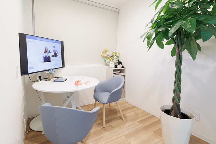 かずまデンタルクリニック 神戸市須磨区 患者の希望に寄り添った治療ができるようカウンセリング室も完備