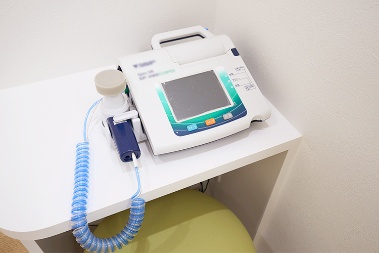 用賀けやき内科 呼吸器内科・アレルギー科 世田谷区 呼吸機能検査や自動血球CRP測定装置も備える