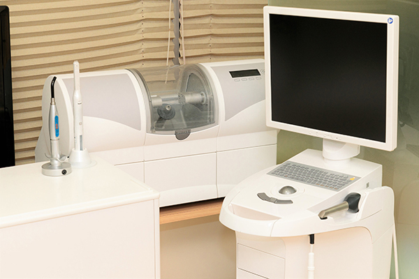 広川歯科医院 西宮市 短時間、高耐久、審美性を兼ね備えたセラミック治療に努める