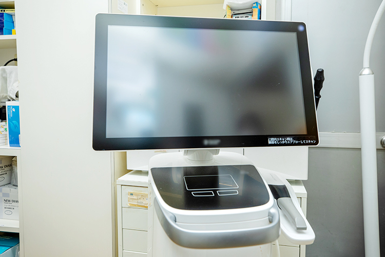 岡本歯科医院 大阪市鶴見区 口腔内スキャナーを導入し、患者の負担を軽減