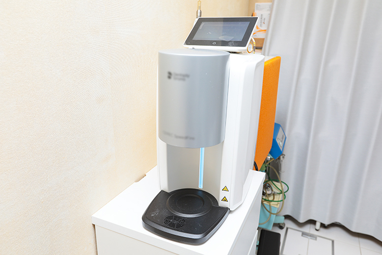 瀬尾歯科医院 大阪市中央区 歯科診療を通じて、患者の生活をより良いものにしたいと話す同院
