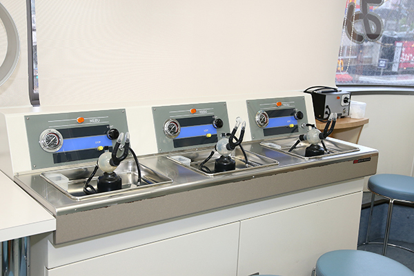 梅本耳鼻咽喉科 大阪市都島区 院内にはネブライザーはもちろん、めまいの検査機器なども備える