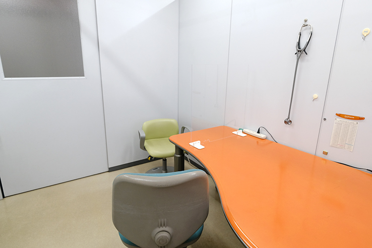 健クリニック 川口市 患者の声に丁寧に耳を傾け、看護師と連携しながら診療を行う