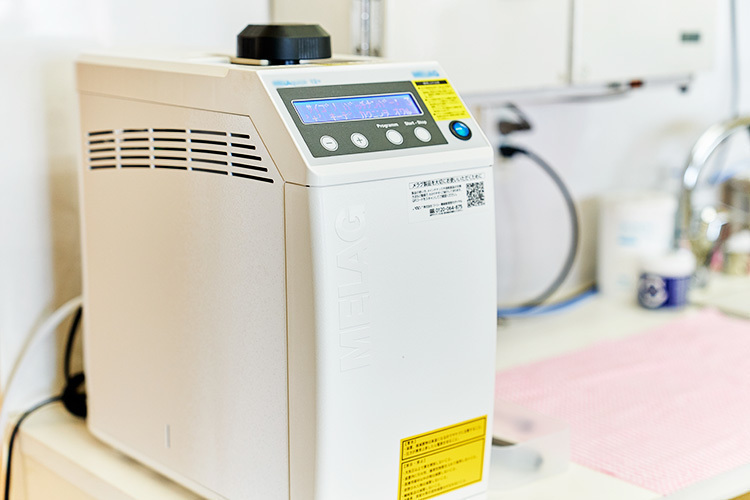 タマダ歯科 松山市 高品質の滅菌機を導入し、感染症対策にも配慮している