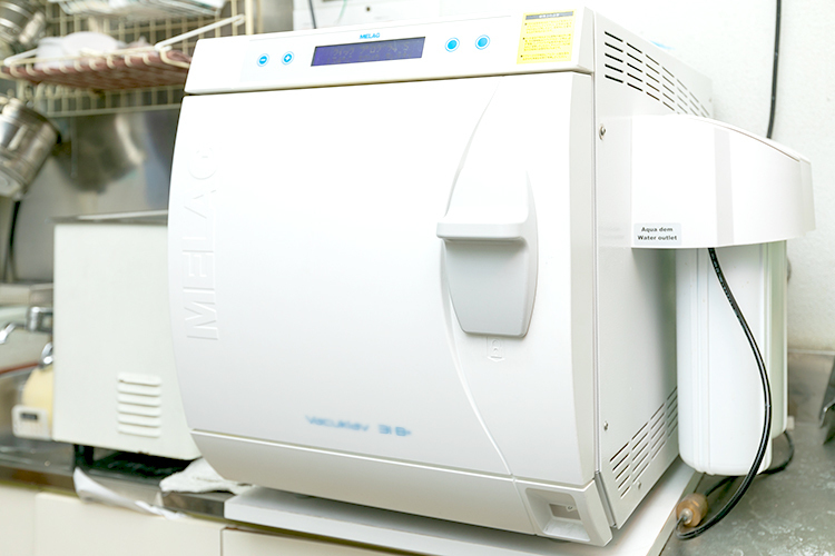 スギヤマ歯科 春日井市 滅菌機やエックス線撮影装置など各種機器を導入