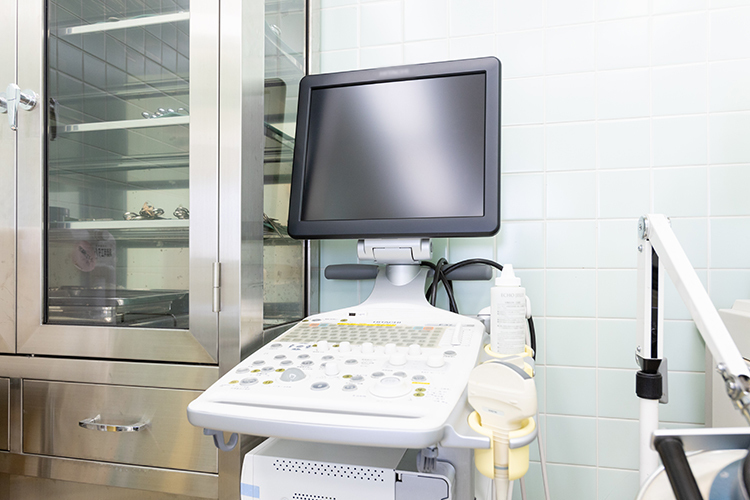 大串皮膚泌尿器科医院 北九州市小倉北区 超音波断層撮影装置。他各種検査機器もそろっている