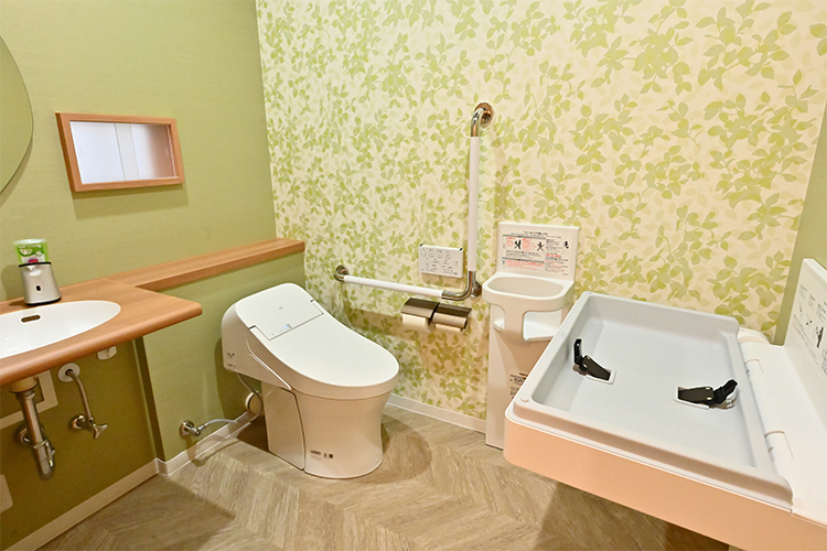 戸越銀座レディースクリニック 品川区 トイレにはおむつ替えスペースもあるため、親子での受診も可能