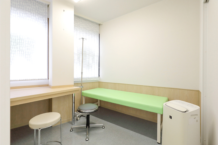 大久保小児科医院 東大阪市 アットホームな雰囲気の処置室