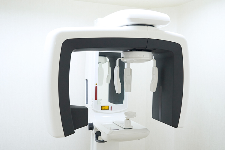 なのはな歯科医院 調布市 デジタルエックス線装置。精密な治療につなげている
