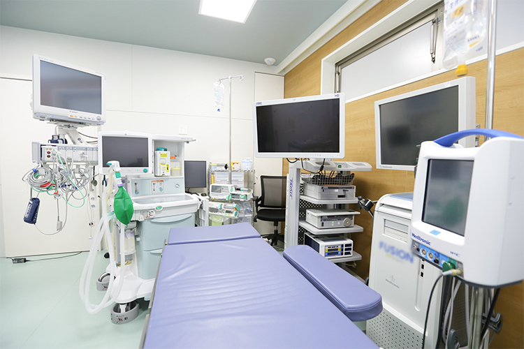 京都駅前耳鼻咽喉科アレルギー科クリニック 京都市下京区 大学病院で整えるような機器を備え、日帰り手術にも注力する