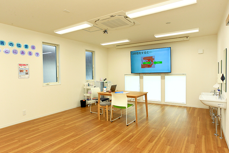 白沢歯科・矯正歯科クリニック 名古屋市守山区 口腔筋機能療法を専門としたトレーニングスペースを開設
