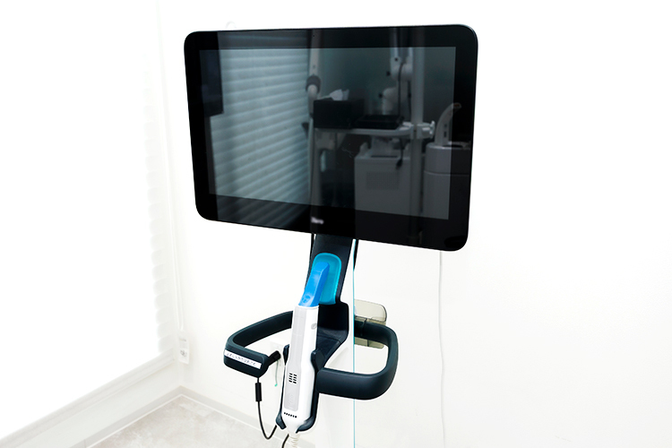 リノデンタルオフィス福井 福井市 口腔内スキャナーを用いて、負担の少ない歯型採りを行う