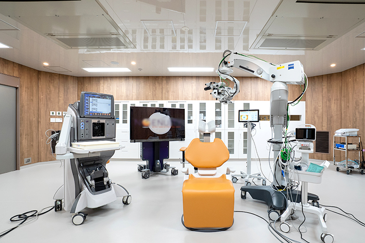 野田眼科医院 松江市 野田院長は白内障・硝子体手術の経験が豊富な人物だ