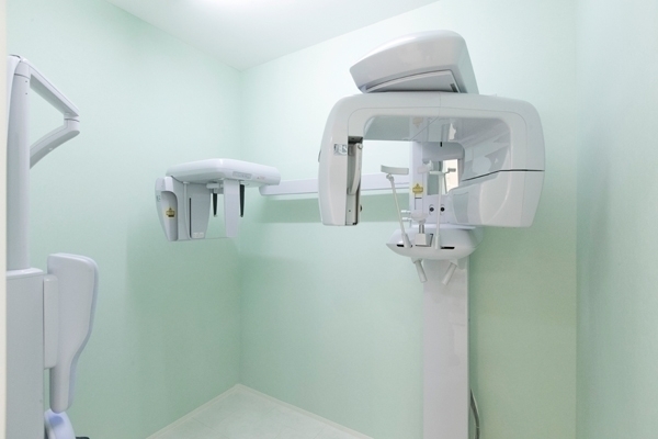 こいずみ矯正歯科クリニック さいたま市浦和区 エックス線撮影装置による詳細な検査も可能
