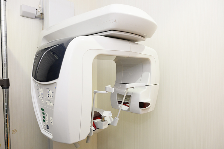 MFデンタルクリニック 千葉市中央区 歯科用CTを備え、緻密な治療計画をたてるのに役立てる