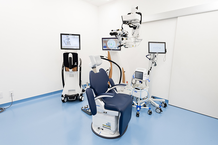 たけもと眼科 神戸市垂水区 白内障をはじめとした眼科の日帰り手術に注力